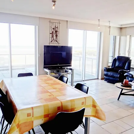 In With Ocean Views, Cleaning Included 니우포르트