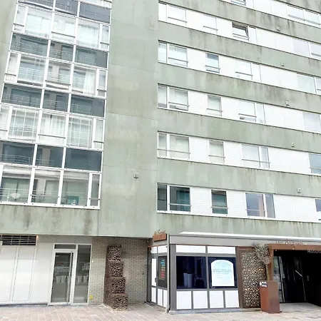 In With Ocean Views, Cleaning Included Apartment Nieuwpoort